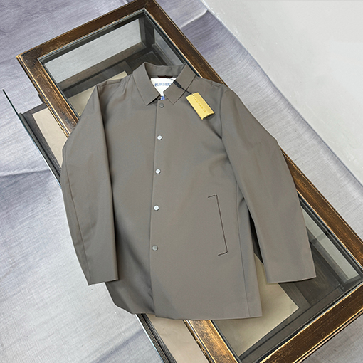 バーバリー ミドル丈のビジネスカジュアルジャケット