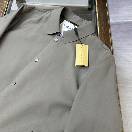 バーバリー ミドル丈のビジネスカジュアルジャケット