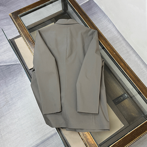 バーバリー ミドル丈のビジネスカジュアルジャケット