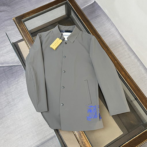 バーバリー 新モデルミドル丈のビジネスカジュアルジャケット