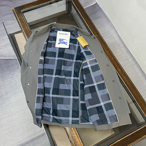 バーバリー 新モデルミドル丈のビジネスカジュアルジャケット