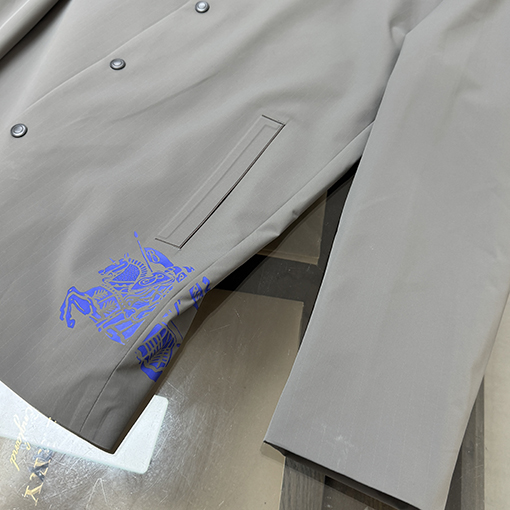 バーバリー 新モデルミドル丈のビジネスカジュアルジャケット