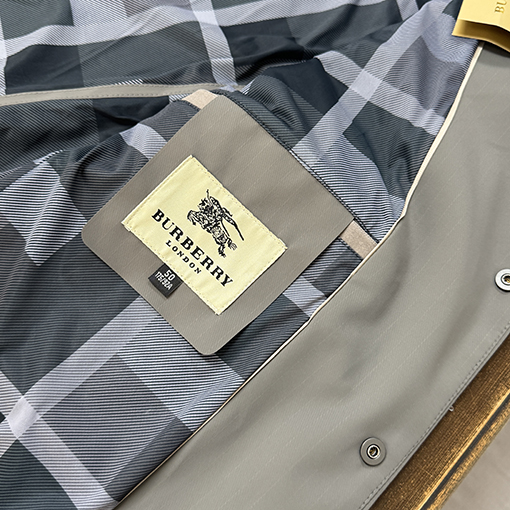 バーバリー 新モデルミドル丈のビジネスカジュアルジャケット