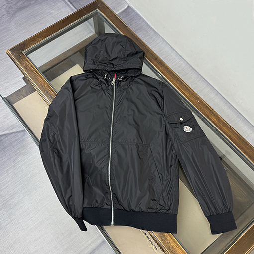 モンクレール 新作フード付きウィンドブレーカー
