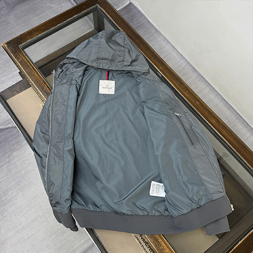 モンクレール 新作フード付きウィンドブレーカー