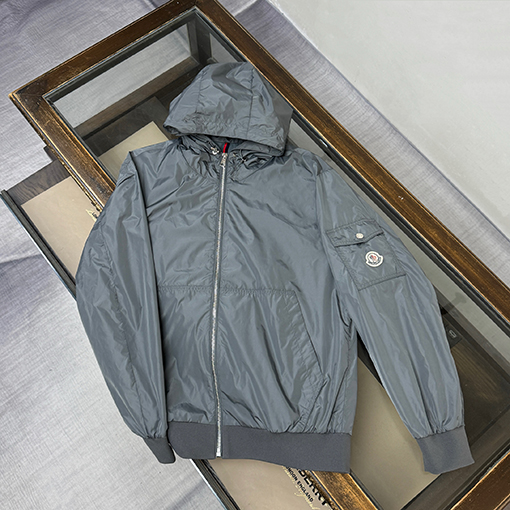 モンクレール 新作フード付きウィンドブレーカー