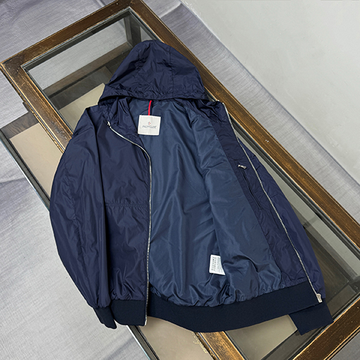 モンクレール 新作フード付きウィンドブレーカー