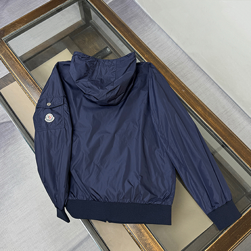 モンクレール 新作フード付きウィンドブレーカー