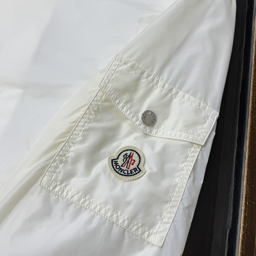 モンクレール 新作フード付きウィンドブレーカー