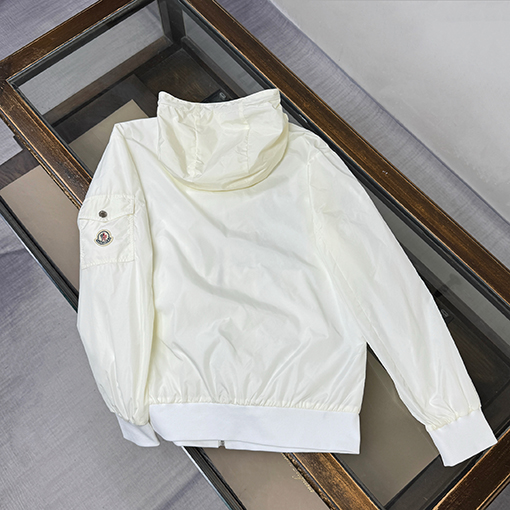 モンクレール 新作フード付きウィンドブレーカー