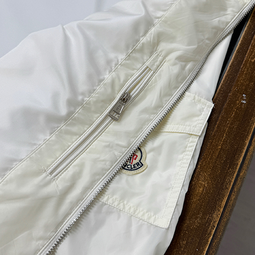 モンクレール 新作フード付きウィンドブレーカー