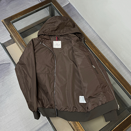 モンクレール 新作フード付きウィンドブレーカー