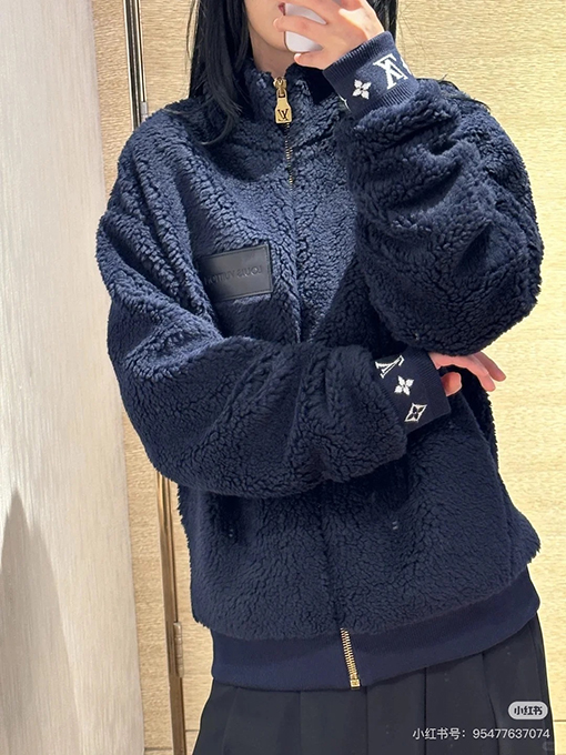 ルイヴィトン クラシックなテディウール混フリースのウエスト絞りジャケット