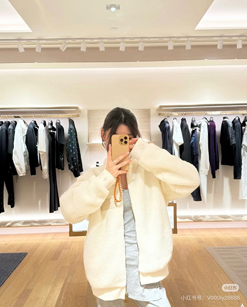 ルイヴィトン クラシックなテディウール混フリースのウエスト絞りジャケット