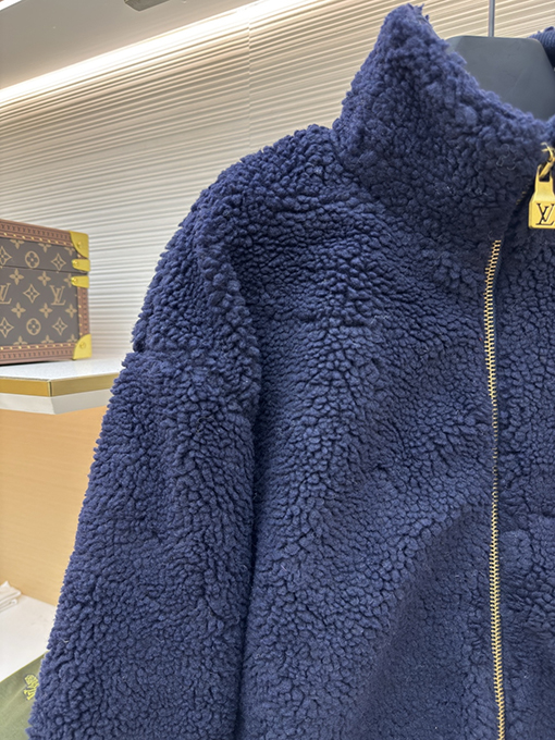 ルイヴィトン クラシックなテディウール混フリースのウエスト絞りジャケット