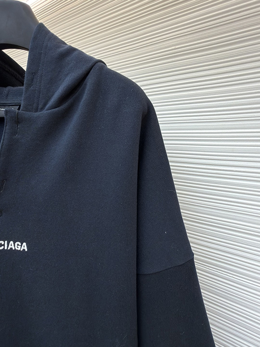 バレンシアガ Balenciaga 刺繍ロゴ入りパーカー