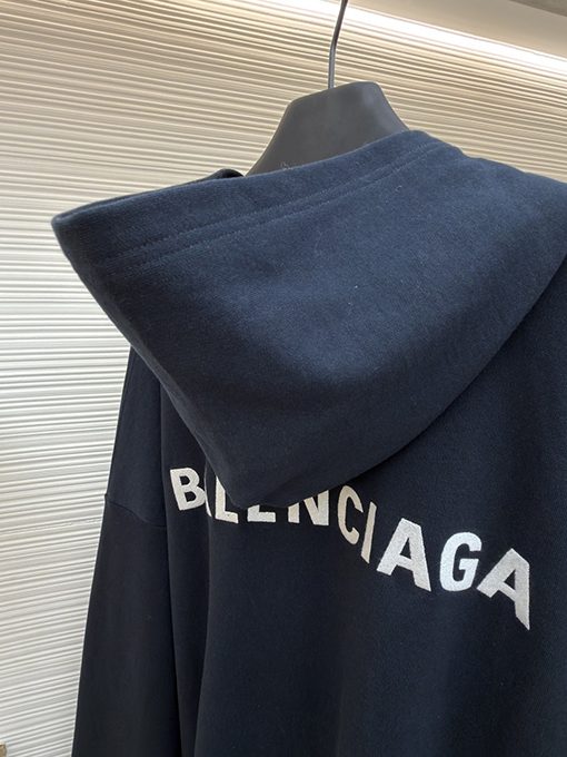 バレンシアガ Balenciaga 刺繍ロゴ入りパーカー