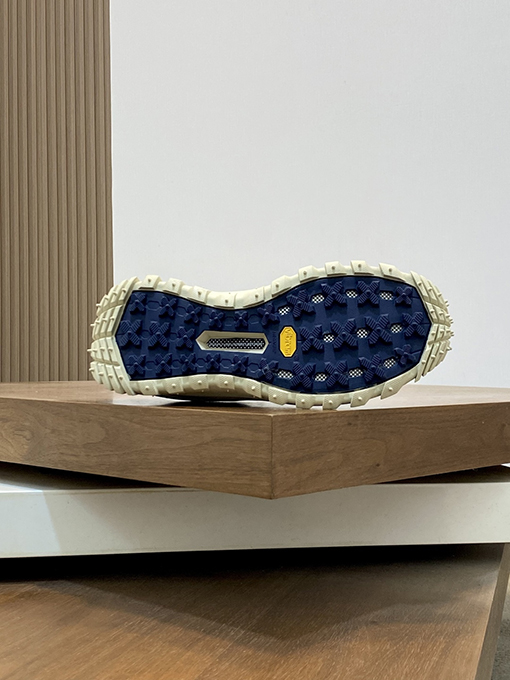 モンクレール Trailgrip Amoeba クラシックメンズスニーカー