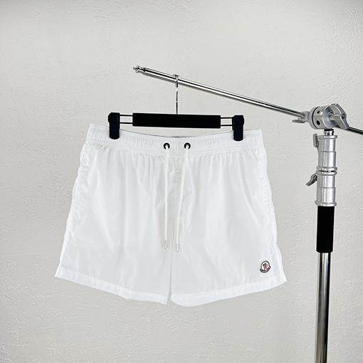 モンクレール 刺繍入りマイクロラベルショーツ