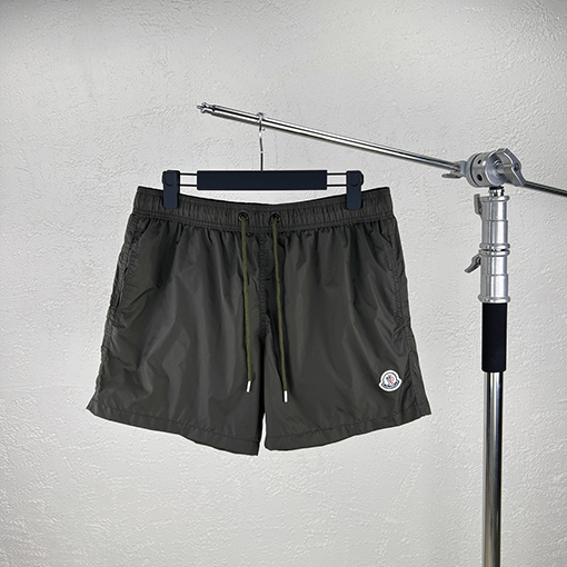 モンクレール 刺繍入りマイクロラベルショーツ