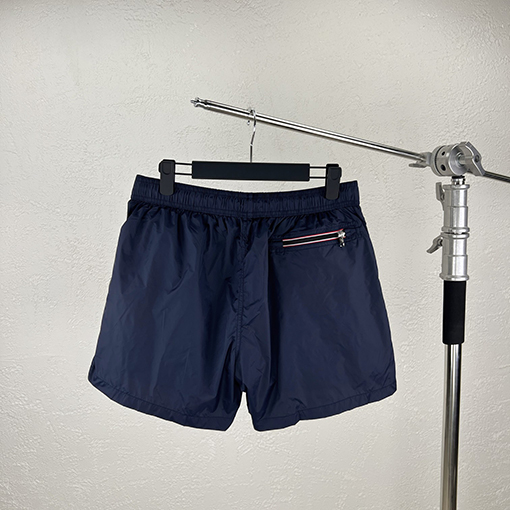 モンクレール 刺繍入りマイクロラベルショーツ