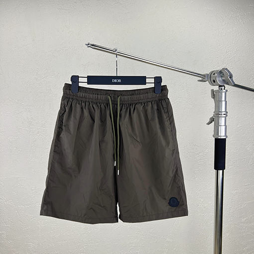 モンクレールブランドスーパーコピー ブラックレーベルショーツ