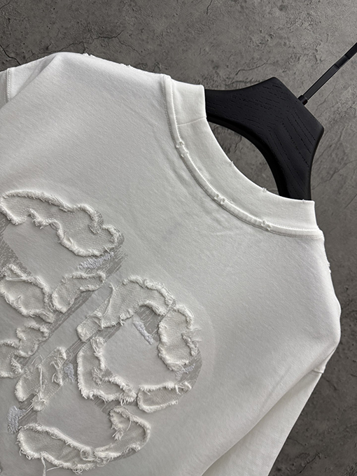 バレンシアガ BALENCIAGA ダイレクトプリントのタッセルアップリケ刺繍入り半袖Tシャツ