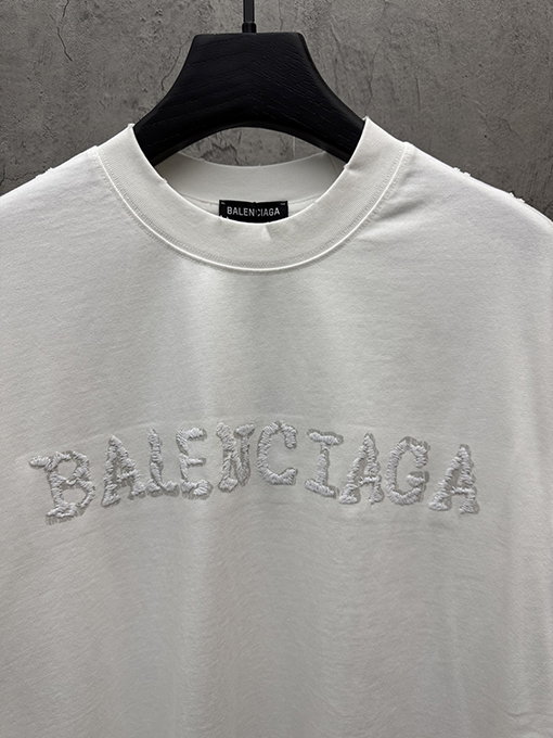 バレンシアガ BALENCIAGA ダイレクトプリントのタッセルアップリケ刺繍入り半袖Tシャツ