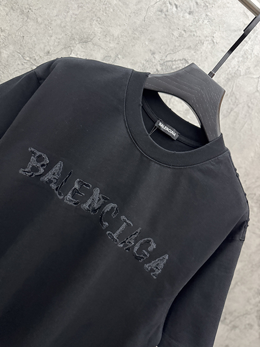 バレンシアガ BALENCIAGA ダイレクトプリントのタッセルアップリケ刺繍入り半袖Tシャツ