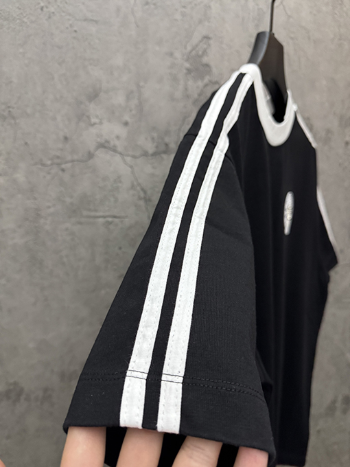 クロムハーツスーパーコピー クラシックなレザーのクロスステッチストライプショルダー半袖Tシャツ