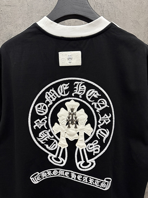 クロムハーツスーパーコピー クラシックなレザーのクロスステッチストライプショルダー半袖Tシャツ