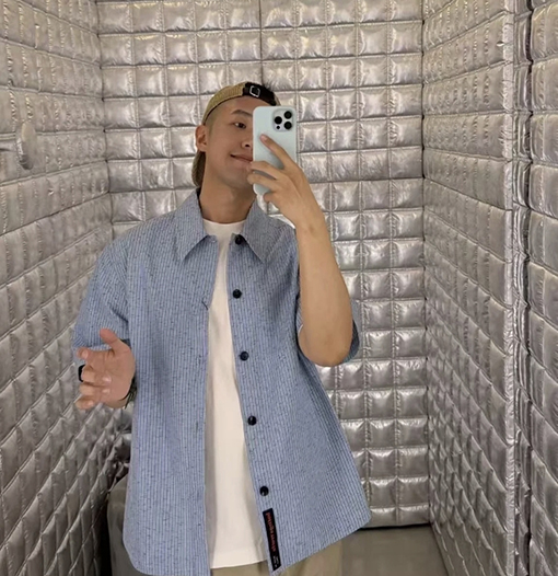 ボッテガヴェネタ 青いストライプの半袖シャツ