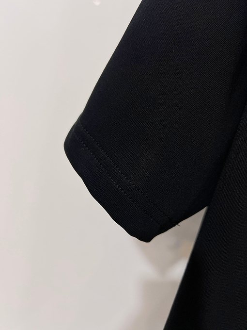 ディオールコピー 緑の1947バッジCDの刺繍ロゴ入り半袖Tシャツ