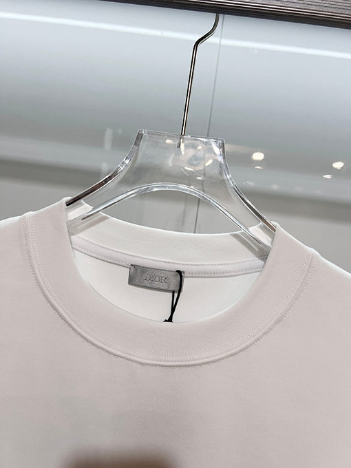 ディオールコピー 緑の1947バッジCDの刺繍ロゴ入り半袖Tシャツ