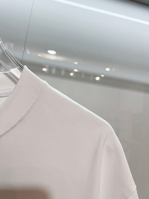 ディオールコピー 緑の1947バッジCDの刺繍ロゴ入り半袖Tシャツ