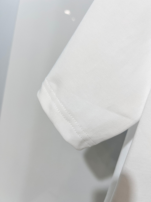 ディオールコピー 緑の1947バッジCDの刺繍ロゴ入り半袖Tシャツ