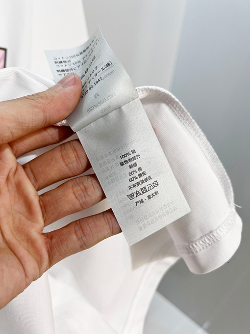 ディオールコピー 緑の1947バッジCDの刺繍ロゴ入り半袖Tシャツ