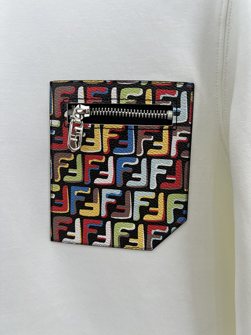 フェンディ カラフルなFFロゴ入りジッパー付きパッチポケットが胸元に付いたニットクルーネックのスウェットシャツ