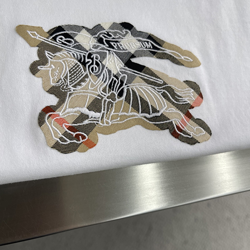 バーバリーブランドスーパーコピー 新モデルロゴ入りコットン長袖シャツ