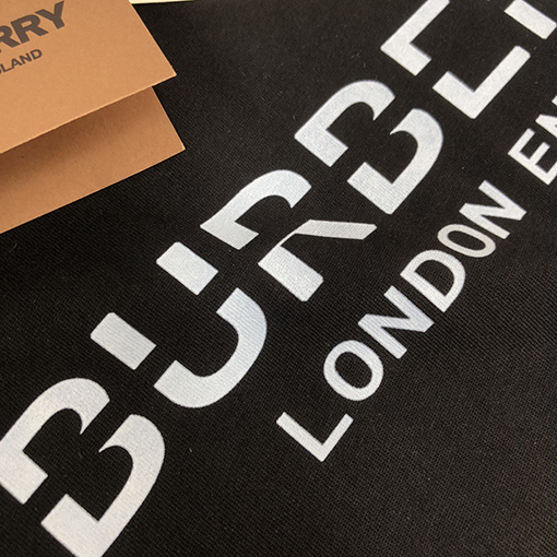 バーバリー BURBERRY クラシックなブランドロゴ入りクルーネックのスウェットシャツ