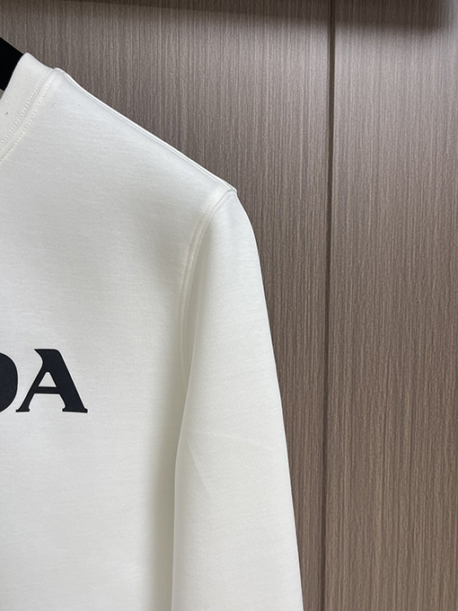 プラダ PRADA 新モデルロゴレタークルーネック スウェットシャツ
