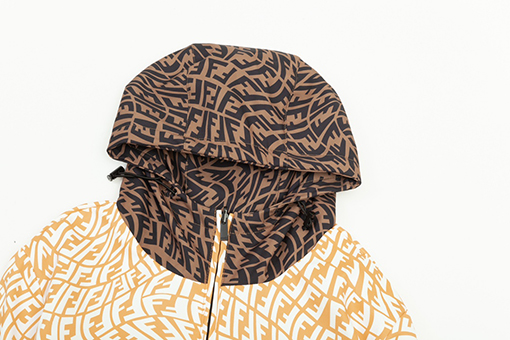 フェンディ 秋と冬にぴっ両面たりのリバーシブルパッチワークジャケット