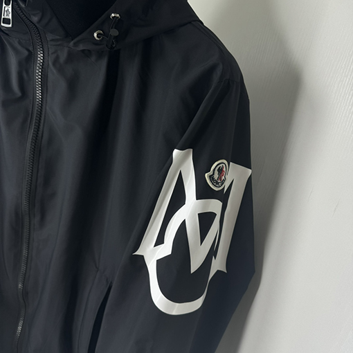 モンクレール 新しいジャケット／ウィンドブレーカー