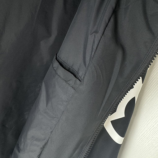 モンクレール 新しいジャケット／ウィンドブレーカー