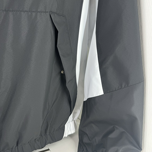 モンクレール MONCLER 黒と白のカラーブロックトレンチコートフード付きジャケット