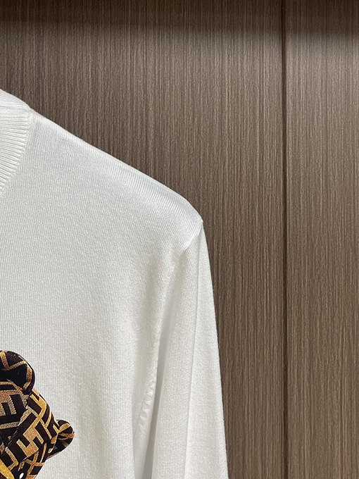 フェンディブランドコピー FENDI 漫画柄のニットクルーネックセーター