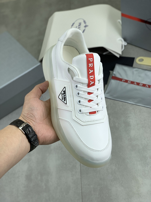 プラダブランドスーパーコピー トレンディで人気のメンズシューズ