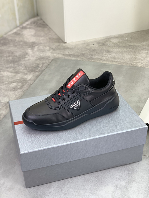 プラダブランドスーパーコピー トレンディで人気のメンズシューズ