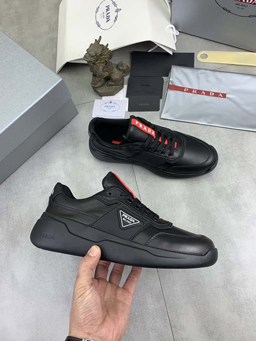 プラダブランドスーパーコピー トレンディで人気のメンズシューズ