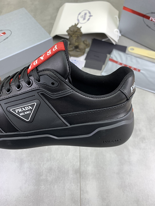プラダブランドスーパーコピー トレンディで人気のメンズシューズ